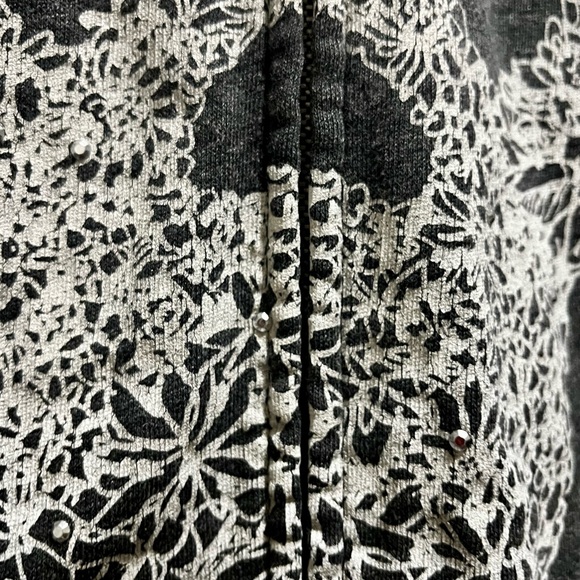 Pink VS RARE Live Pink Forever skull head💀 with studs sweatshirt with hoodie - Picture 12 of 16